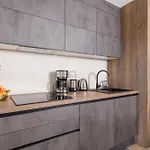 Srok Luxury By The Pool Apartman
