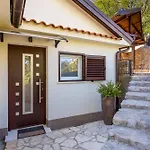 Apartman Srok Luxury By The Pool