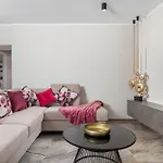 Apartman Srok Luxury By The Pool *