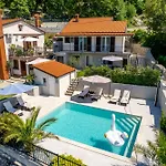 Apartman Srok Luxury By The Pool *