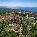 Apartman Srok Luxury By The Pool