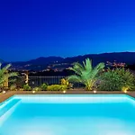 Srok Luxury By The Pool