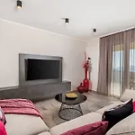Srok Luxury By The Pool Apartman Kastav
