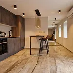 Apartman Srok Luxury By The Pool