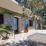 Apartman Srok Luxury By The Pool