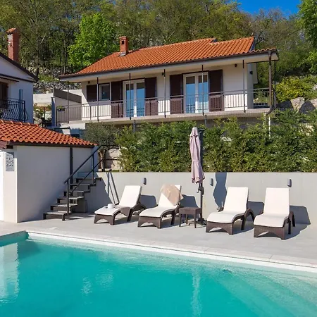 Srok Luxury With Pool *