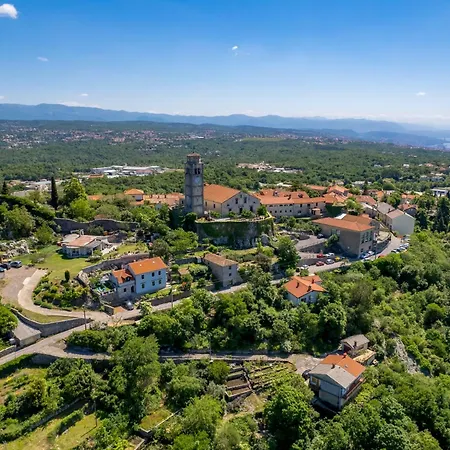 Srok Luxury With Pool Kastav