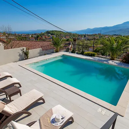 Srok Luxury With Pool Kastav