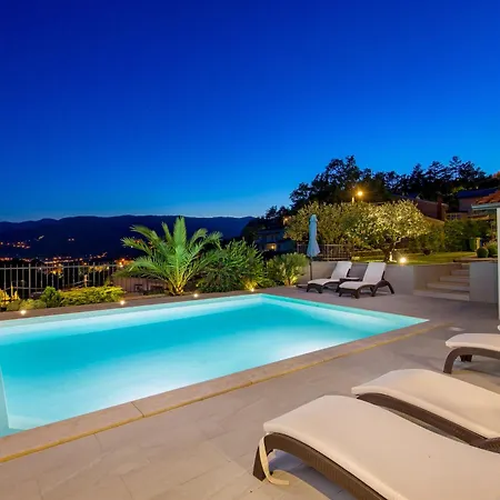 Srok Luxury With Pool Appartement Kastav