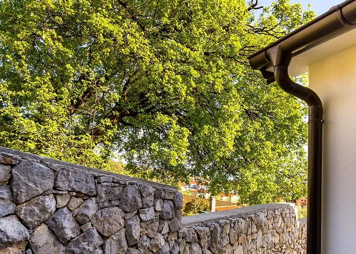 Srok Luxury By The Pool * Kastav