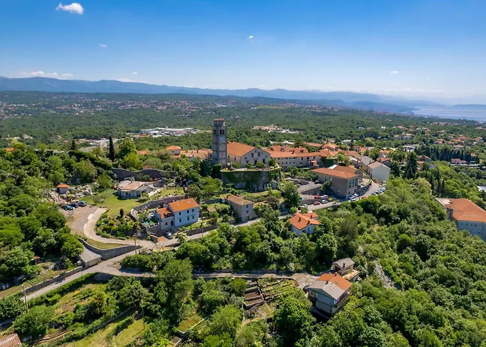 Srok Luxury By The Pool Kastav