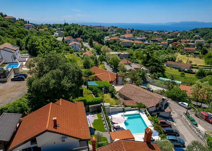 Srok Luxury By The Pool * Kastav