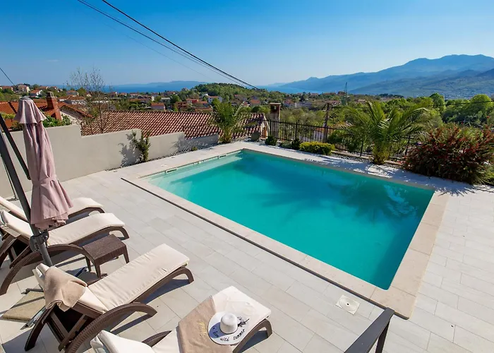 Srok Luxury By The Pool Kastav