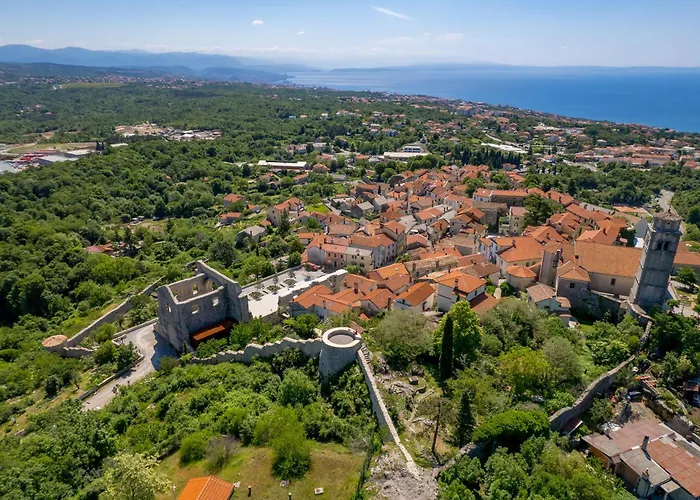 Srok Luxury By The Pool * Kastav