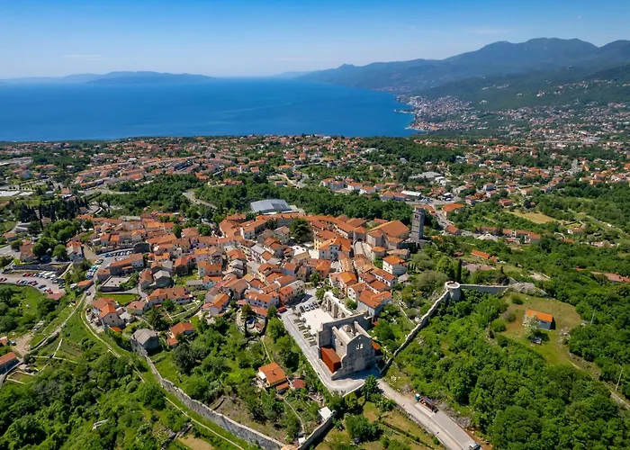 Srok Luxury By The Pool