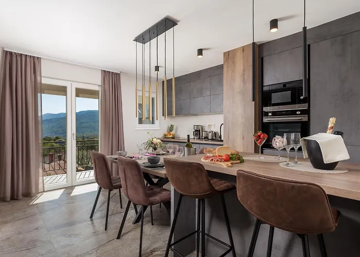 Srok Luxury By The Pool Kastav