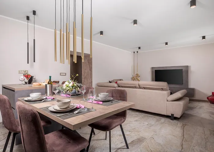 Srok Luxury By The Pool * Kastav