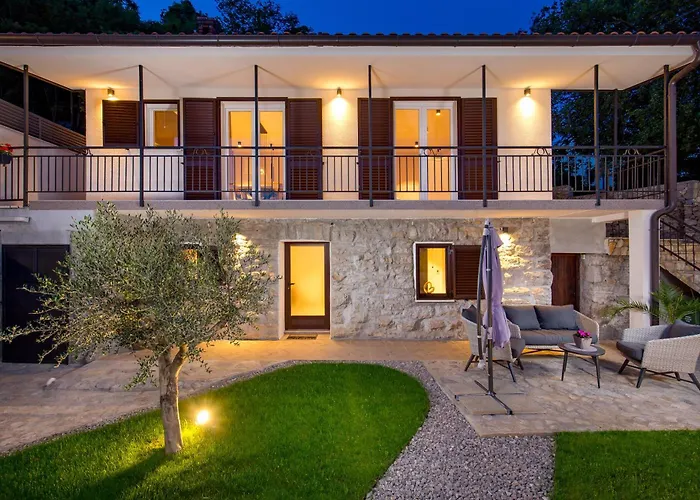 Srok Luxury By The Pool