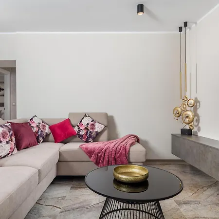דירה Srok Luxury With Pool *