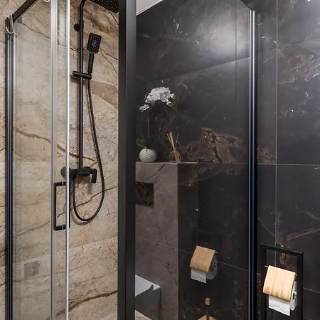 דירה Srok Luxury With Pool קסטב