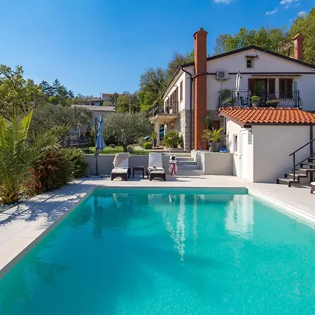 Srok Luxury With Pool קסטב