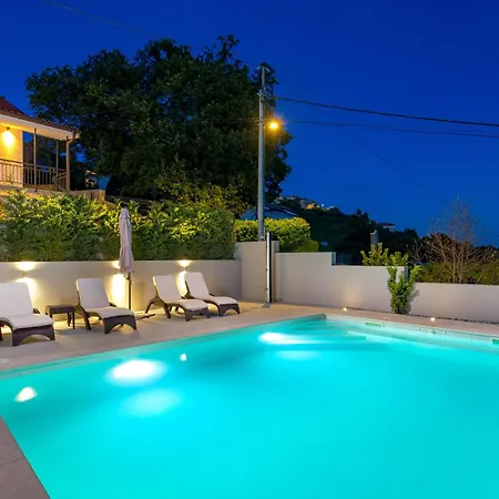 Srok Luxury With Pool דירה