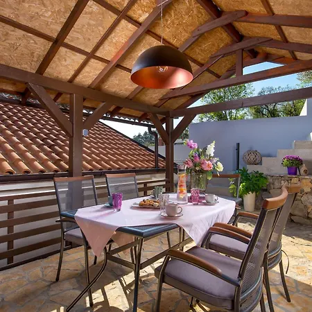 דירה Srok Luxury With Pool