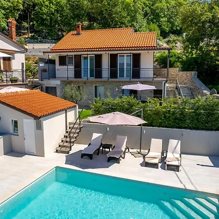 Srok Luxury With Pool *