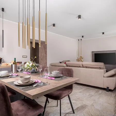 Srok Luxury With Pool * קסטב