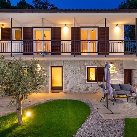 Srok Luxury With Pool